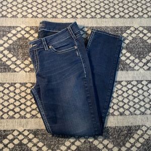 Silver Suki Mid Skinny women’s jeans. 33x31. Like new condition.
